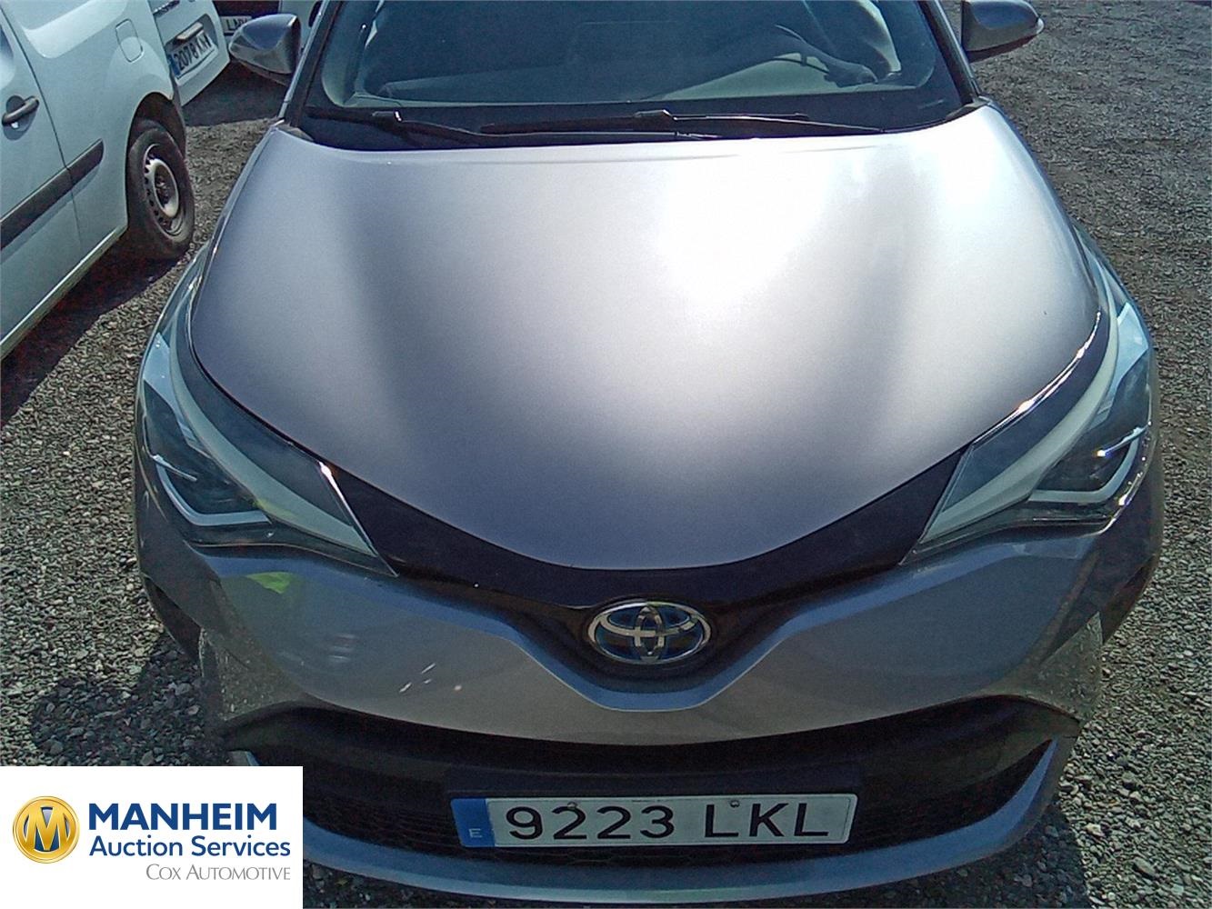 Foto Toyota C-HR 44