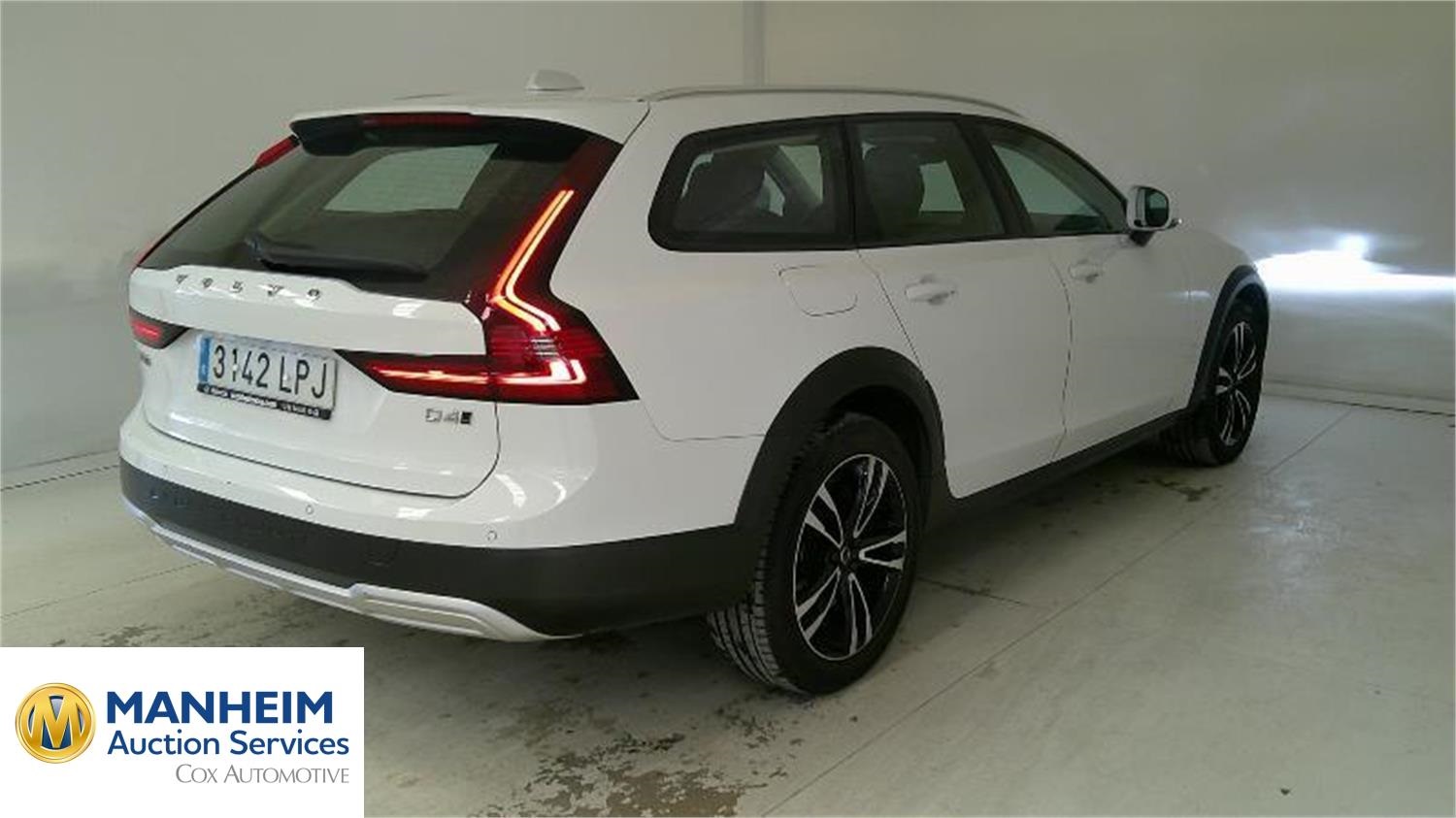 Foto Volvo V90 Cross Country 2