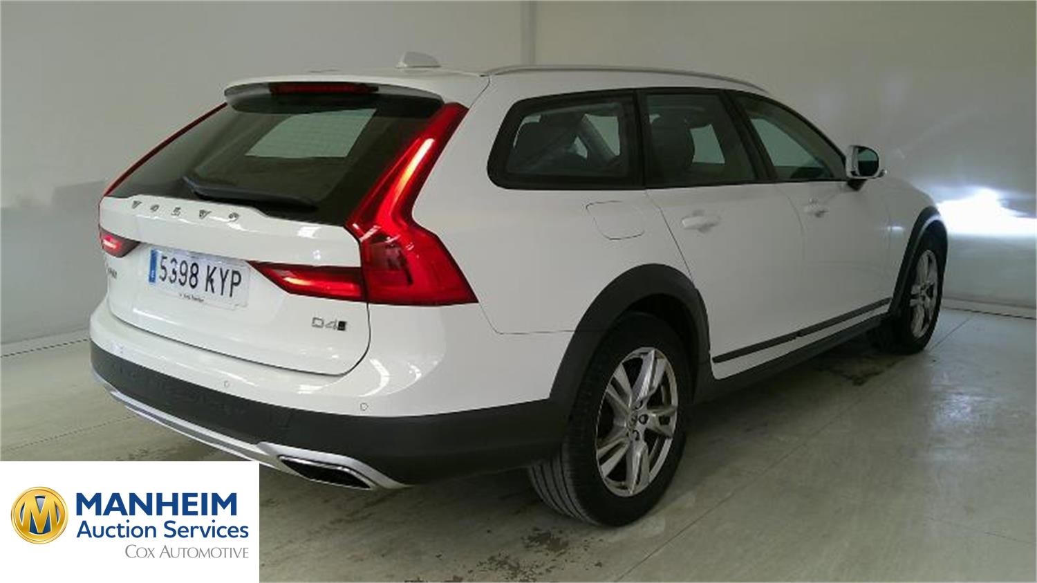 Foto Volvo V90 Cross Country 2